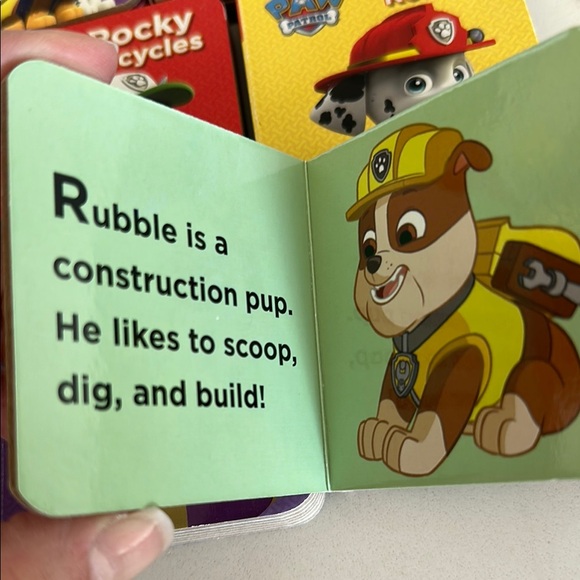 Nickelodeon PAW Patrol Kids Book Set - Pink, Purple, Red - Picture 12 of 13